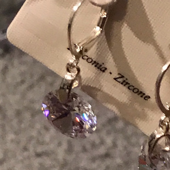 I Am’s Brilliant CZ Earrings! - Picture 2 of 6
